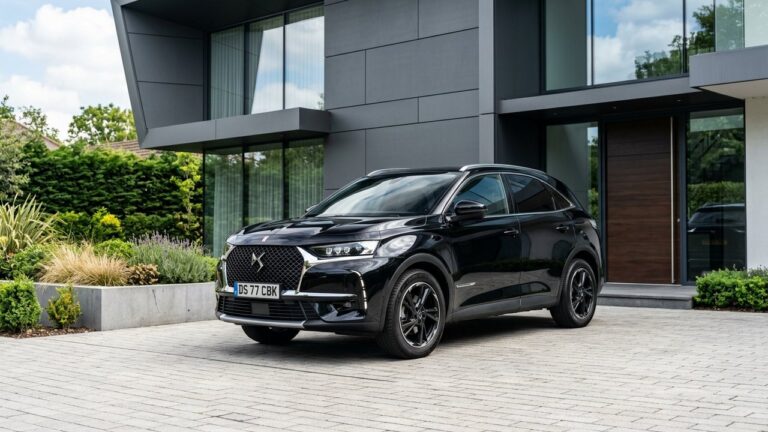 DS7 Crossback vue de trois quarts avant